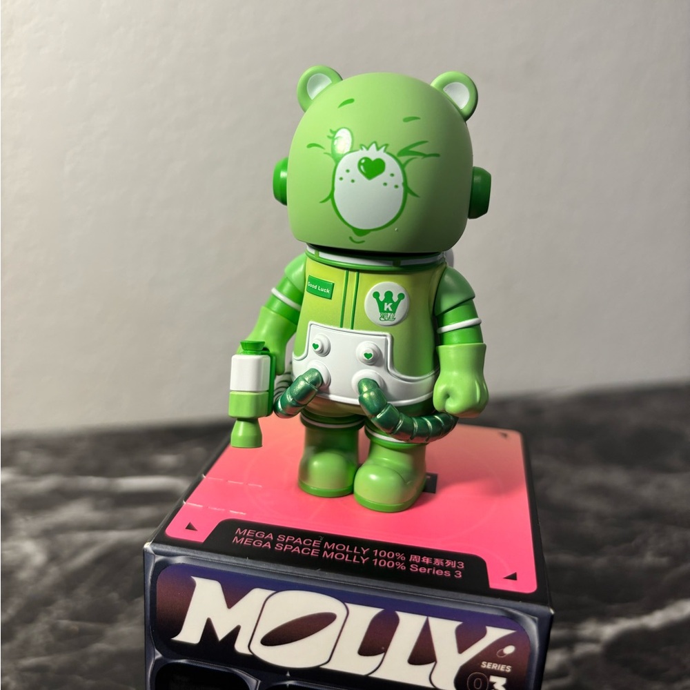 Space Molly 100% Series 03 - Confirmed Good Luck Bear
